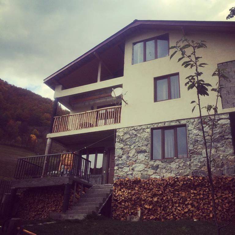Sakhli Laghamshi Hotel Местия Екстериор снимка