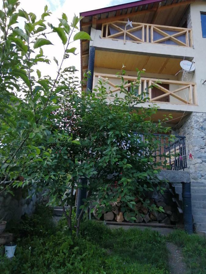 Sakhli Laghamshi Hotel Местия Екстериор снимка
